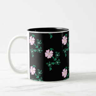 Wilde Rose - Blumenmuster auf schwarzem Hintergrun Zweifarbige Tasse