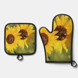 Wilde Sonnenblumen und Bienen im Farmhouse-Stil Ofenhandschuh & Topflappen-Set