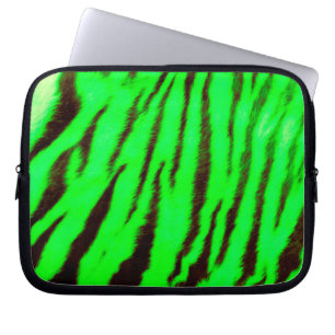 Wilde und lebendige grüne Tiger Streifen Laptopschutzhülle
