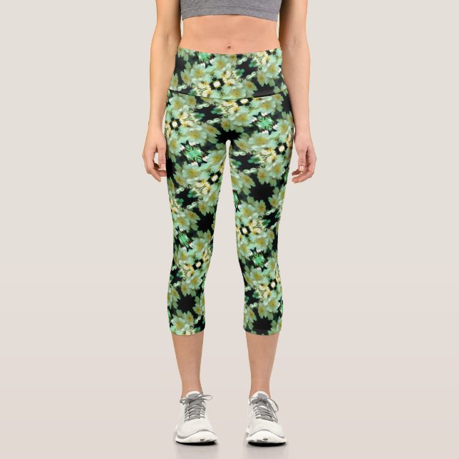 Wilde weiße Rose Blumenmuster Capri Leggings (Vorderseite)