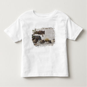 Wildebeest springt in den Mara River Kleinkind T-shirt