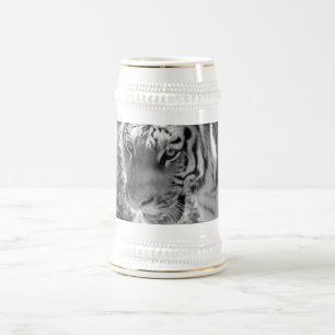 Wilder gestreifter Tiger Schwarzweiss Bierglas