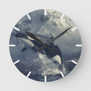 Wilder Killerwal Springen Runde Wanduhr