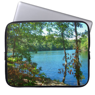 Wilderness Wooded Lake Laptopschutzhülle