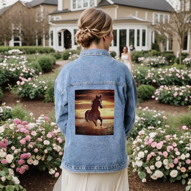 Wildes Pferd durch Surfen galoppieren Jeansjacke (Hochzeit Rückseite)