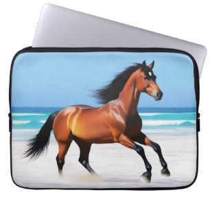 Wildes Pferd Galloping am Strand Laptopschutzhülle