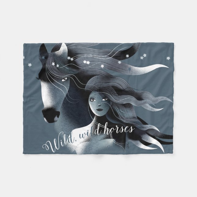 Wildes Pferd und ein Mädchen Fleecedecke (Vorderseite (Horizontal))