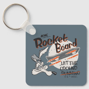 WILE E. COYOTE™ ACME Raketenskateboard Schlüsselanhänger