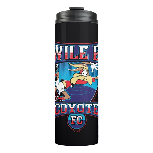 WILE E. COYOTE™ Football Club Badge Thermosbecher (Vorderseite)