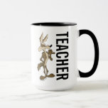 WILE E. COYOTE™ Teacher Tasse<br><div class="desc">Beginnen Sie Ihren Morgen mit einer Dosis Entschlossenheit und ein wenig Looney Tunes Spaß mit dieser Wile E. Coyote Lehrer Tasse! Dieses Design mit dem klassischen Genie des Cartoon ist perfekt für Pädagogen, die Kreativität, Beharrlichkeit und eine Liebe zum Lernen anstreben. Diese Tasse ist individuell und langlebig und eignet sich...</div>