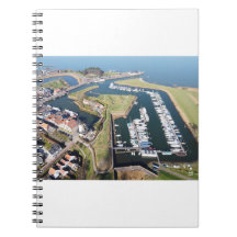 Willemstad in Nederland met moderne haven.