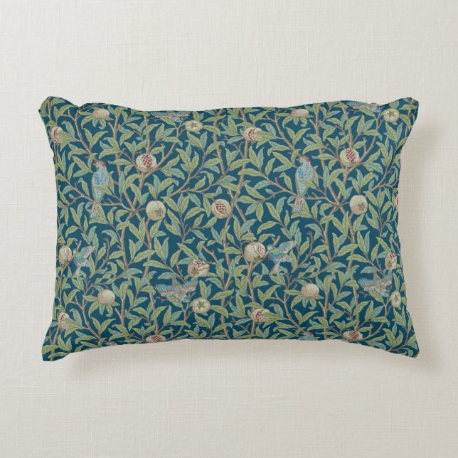 William Morris "Bird and Pomegranate"  Dekokissen (Vorderseite)
