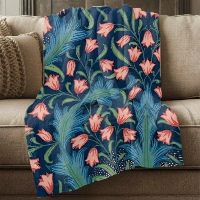 William Morris Blau Grün Rosa Blumenmuster Fleecedecke (Von Creator hochgeladen)