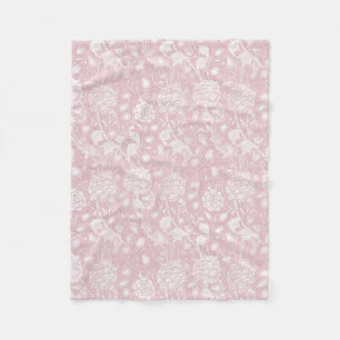 William Morris Floral Pattern in Pink Fleecedecke