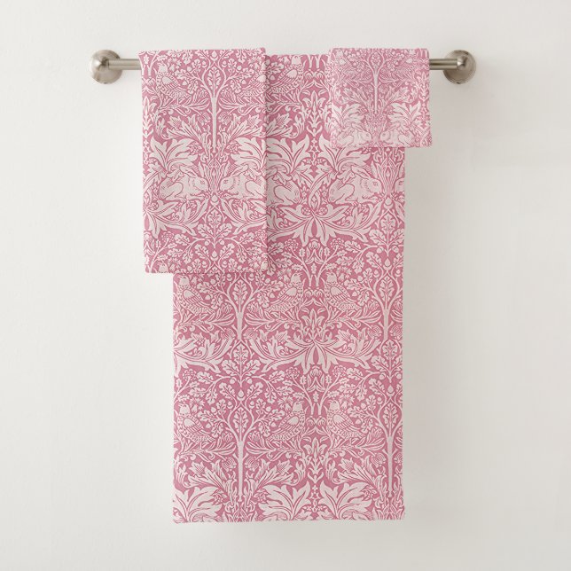 William Morris Forest Rabbit Bird Foliage Pink Badhandtuch Set (Insitu)