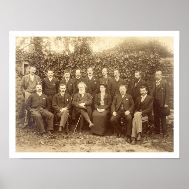 William Morris, fotografiert mit dem Stab von Kel Poster (Vorne)