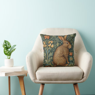 William Morris Inspirierte Kaninchen in einem Wald Kissen