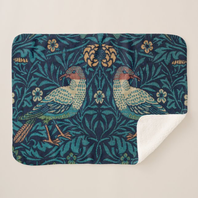 William Morris Vintag Blue Birds Pattern Sherpadecke (Vorderseite (Horizontal))