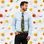 William Morris Vintag Fruit Pattern Neck Tie Krawatte<br><div class="desc">Mit unserem William Morris Vintag Fruit Pattern Necktie stärken Sie Ihren Stil. Dieses zeitlose Accessoire verbindet reiche, lebendige Farben mit detaillierten Fruchtdarstellungen und verwandelt das Alltagskleid in eine ausgeklügelte Aussage. Diese Krawatte ist ideal für Liebhaber von klassischer Kunst und Mode. Es wurde für den modernen Gentleman entworfen, der Eleganz, Handwerkskunst...</div>