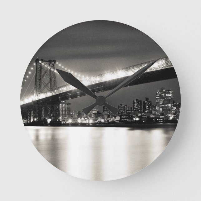 Williamsburg bridge in New York City at night Runde Wanduhr (Vorderseite)