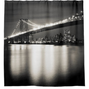 Williamsburg-Brücke in New York City nachts Duschvorhang