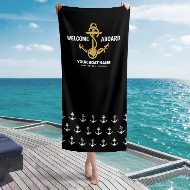 Willkommen an Bord der Nautical Black & Gold Boots Strandtuch (Von Creator hochgeladen)