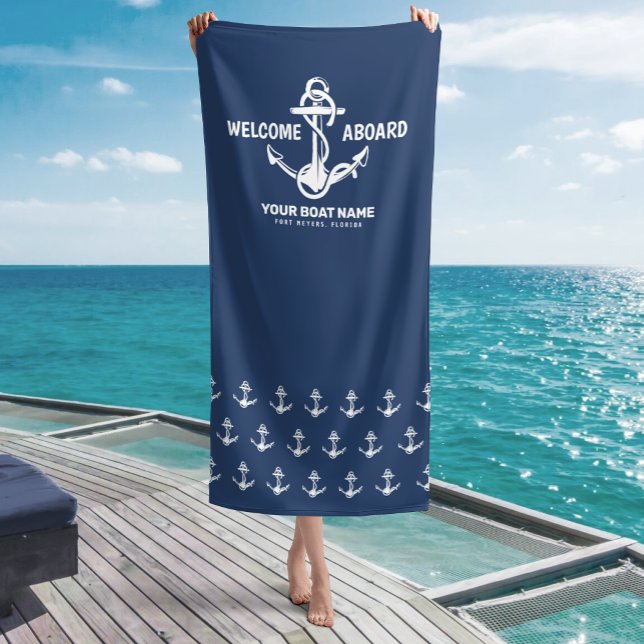 Willkommen an Bord der Nautical Navy Blue Bootname Strandtuch (Von Creator hochgeladen)