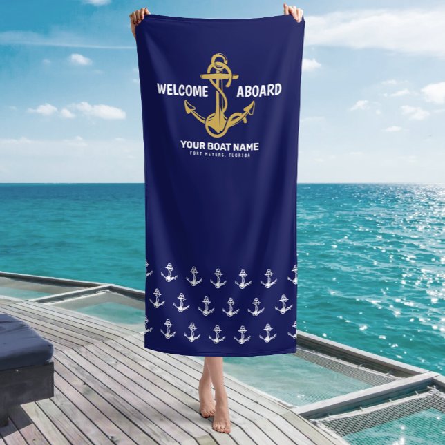 Willkommen an Bord der Nautical Navy Blue & Gold B Strandtuch (Von Creator hochgeladen)