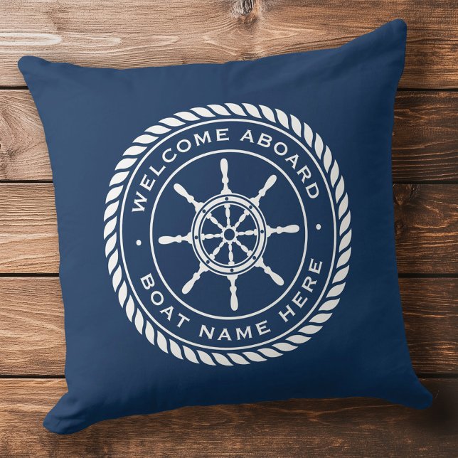 Willkommen an Bord des Schiffs Name des Schiffes Kissen (Welcome aboard boat name nautical ship's wheel throw pillow)