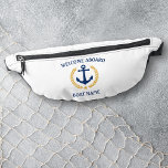 Willkommen auf dem Schiff Name Anchor Gold Laurel  Bauchtasche<br><div class="desc">Personalisierte Fanny Packs mit einem speziell dafür entworfenen nautischen Anker, vergoldeten Blätter und einem goldenen Stern mit "Welcome Bard" und Ihrem Namen oder Bootsnamen. Dieses Design ist in marineblau und goldfarben auf weiß oder editieren Sie das Design und ändern Sie einfach den Gurtbeutel in eine beliebige Farbe. Macht ein großartiges...</div>