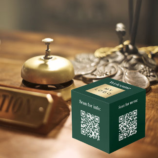 Willkommen Business Logo QR Codes Grüne Infotafel Würfel