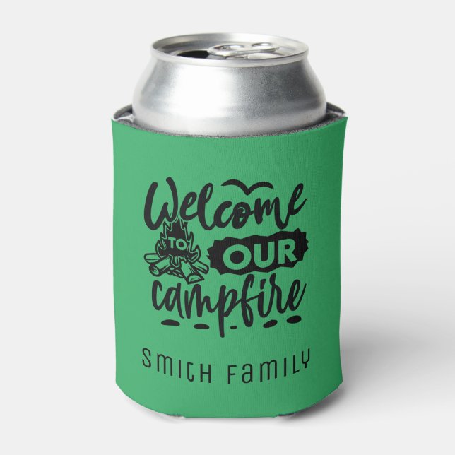 Willkommen in unserem Campfire Individuelle Name Dosenkühler (Kanne Vorderseite)