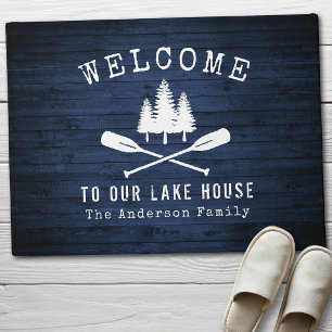 Willkommen Lake House Boat Oars Trees Blue Wood Pr Fußmatte