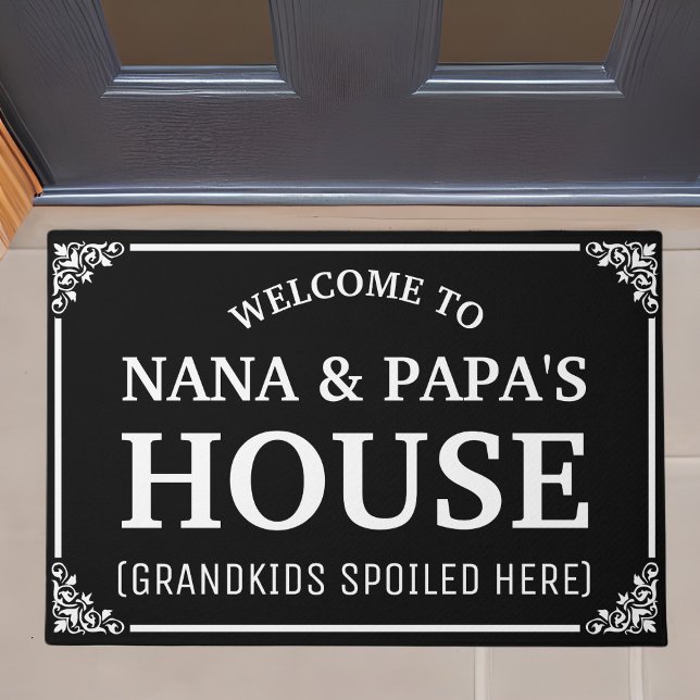 Willkommen NANA & PAPA's House Grandkids verwöhnt  Fußmatte (Von Creator hochgeladen)
