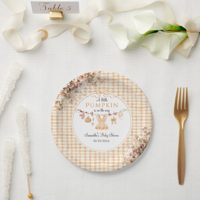 Willkommen Pumpkin Girl Modern Fall Baby Dusche Pappteller (Hochzeit)