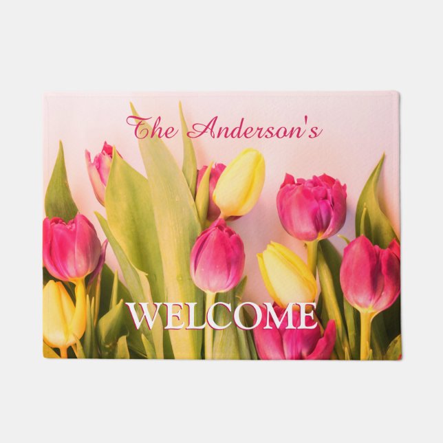 Willkommen und Familienname, rosa und gelbe Tulpen Fußmatte (Vorderseite)