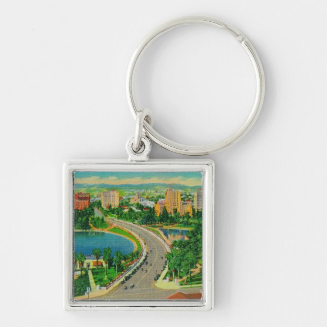 Wilshire Boulevard, General Douglas MacArthur Schlüsselanhänger (Vorne)