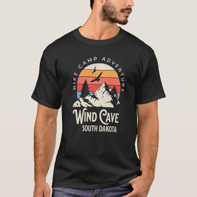 Wind Cave Süd Dakota Wandern neben dem Wasser T-Shirt (Vorderseite)
