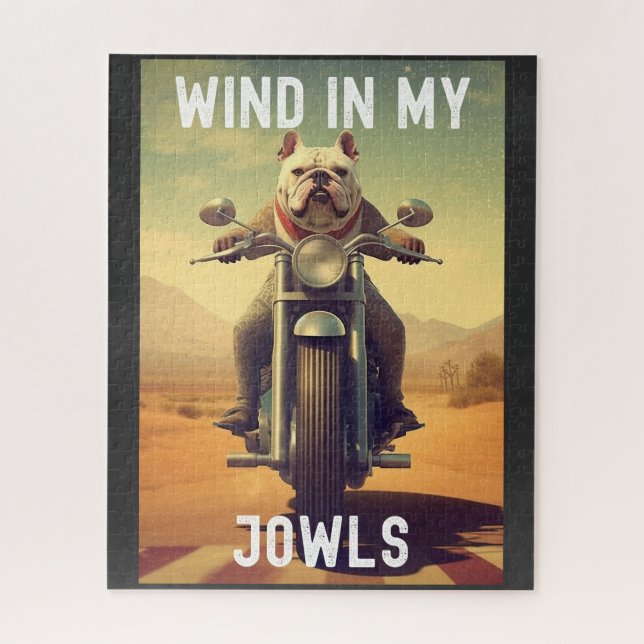 Wind in meinen Jowls : Ein Bulldog, der ein Motorr (Vertikal)