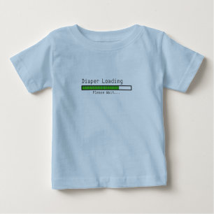Windel-Laden. Warten Sie bitte Baby T-shirt