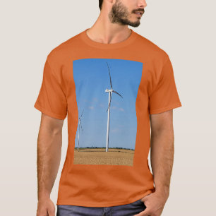 Windkraftanlagen auf Weizenfeldern T-Shirt