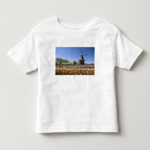 Windmill Island Park mit Tulpen in Blüte bei Kleinkind T-shirt
