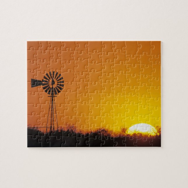Windmühle bei Sonnenuntergang, Sinton, Texas, USA (Horizontal)