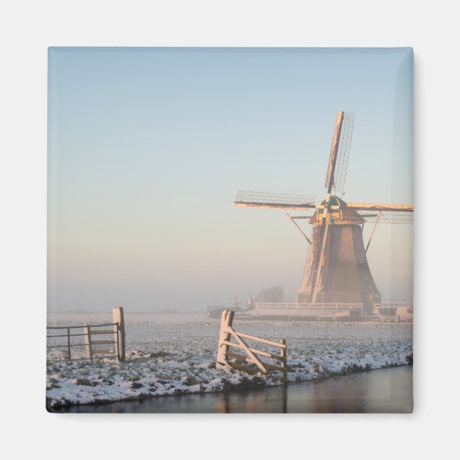 Windmühle im Schnee bei Sonnenaufgang Magnet (Vorne)