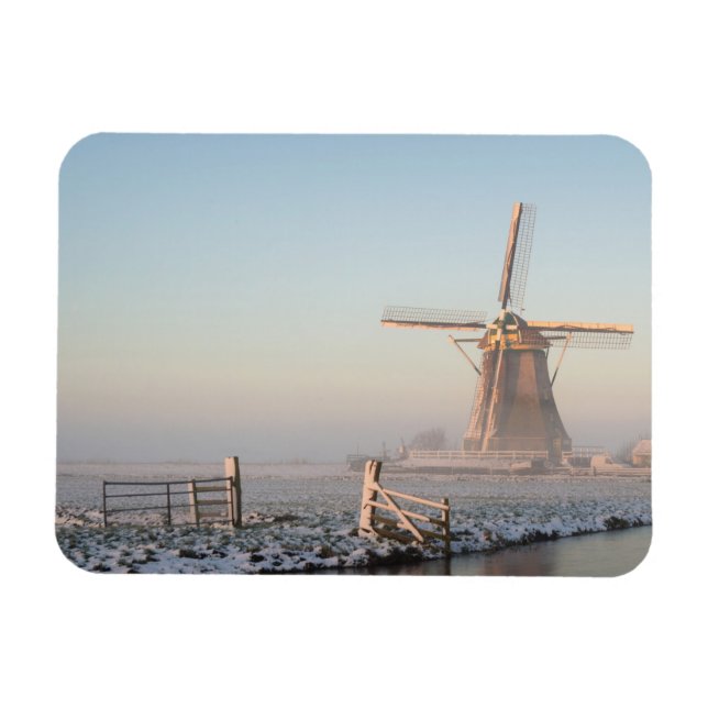 Windmühle im Schnee bei Sonnenaufgang rechteckiger Magnet (Horizontal)