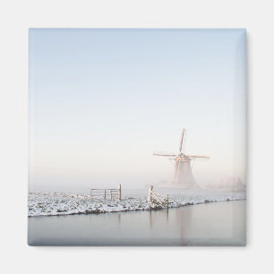 Windmühle im Schnee im Wintermagneten Magnet
