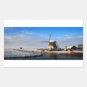 Windmühle im Schnee in einer niederländischen Wi Rechteckiger Aufkleber