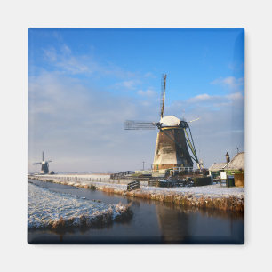 Windmühle im Schnee in einer niederländischen Wint Magnet