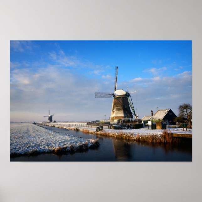 Windmühle im Schnee in einer niederländischen Wint Poster (Vorne)