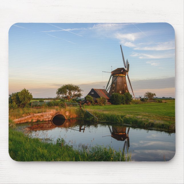 Windmühle in der Landschaft in Holland mousepad (Vorne)